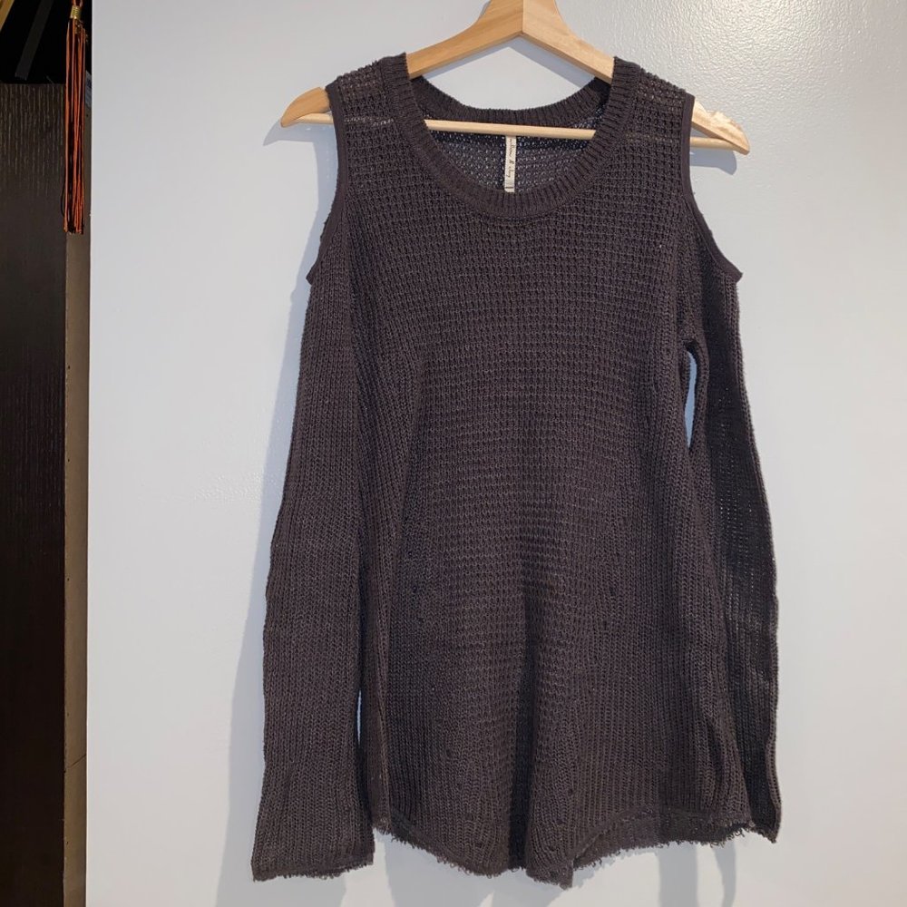 Willow and Clay Gray Cold Shoulder XS Knit Sweater Womens Ladies Long Sleeve